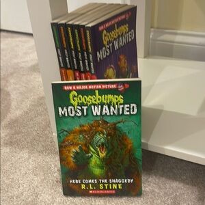 Scholastic Goosebumps Most Wanted Book Set - Green and Red